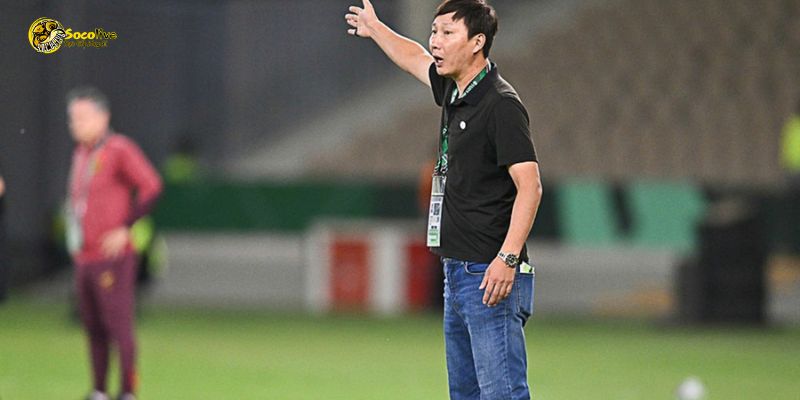 HLV Kim Sang-sik và các học trò quyết tâm khắc chế sức mạnh của đội bóng quê hương